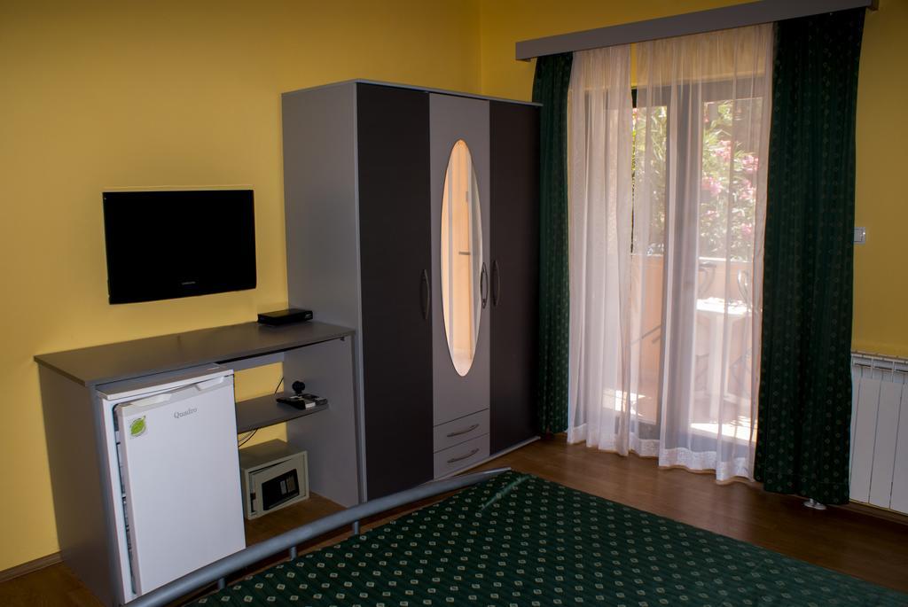 Hotel Pansion Ana Mali Lošinj Exterior foto